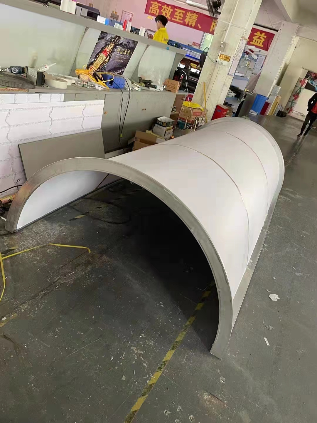 广州市无边卡布灯箱加工厂协助装饰公司加工灯箱案例 
